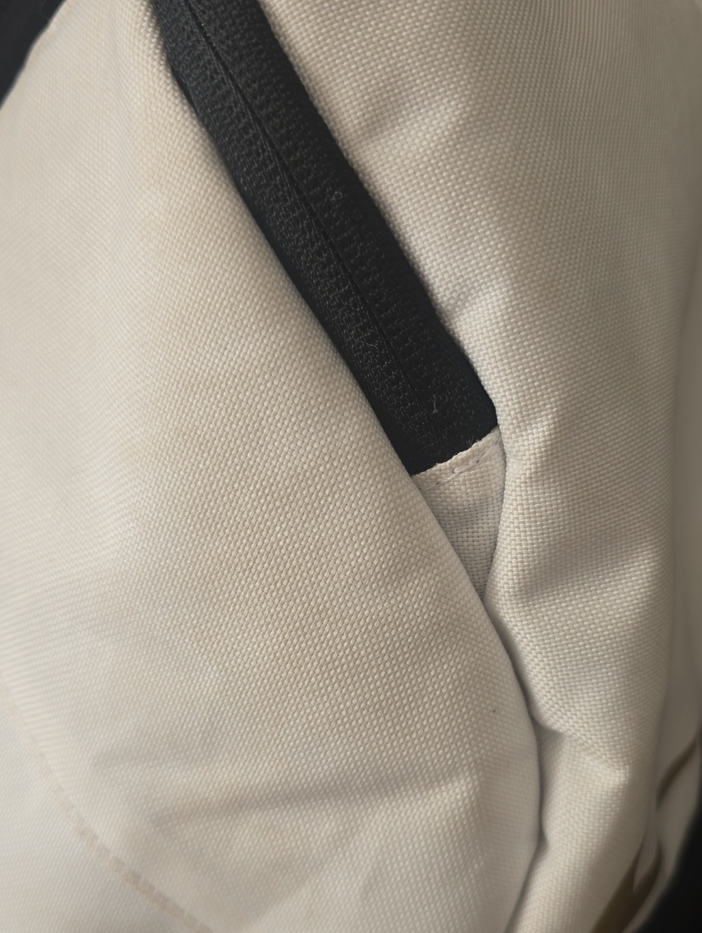 Nike Elite  Men's White & Black Backpack with Gold Accents - Picture 5 of 14